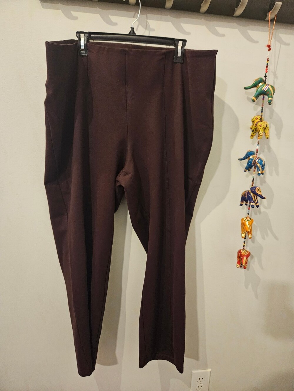 Investments Slim Factor Slim Straight Leg in Brown